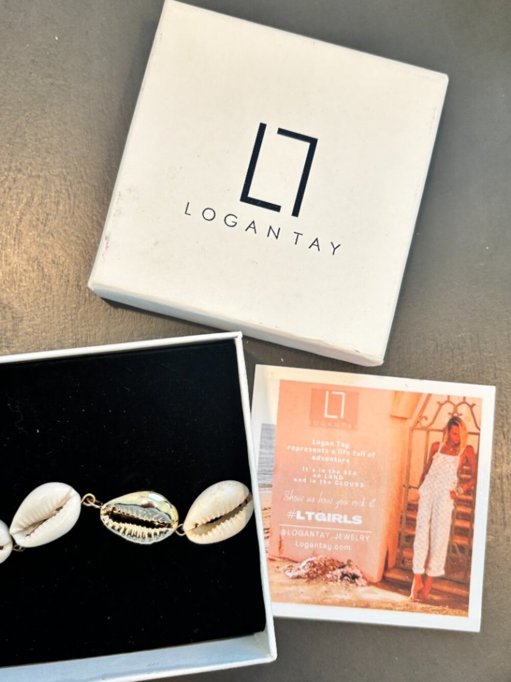 New in Box-Logan Tay "Shell Yeah" Cowrie Shell Bracelet